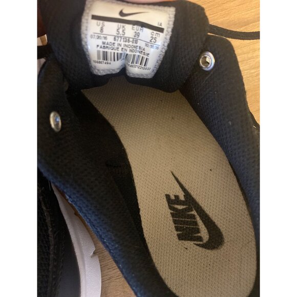Nike Women’s Black & White Athletic Running Shoes Trainers Size 8 M - Picture 5 of 7